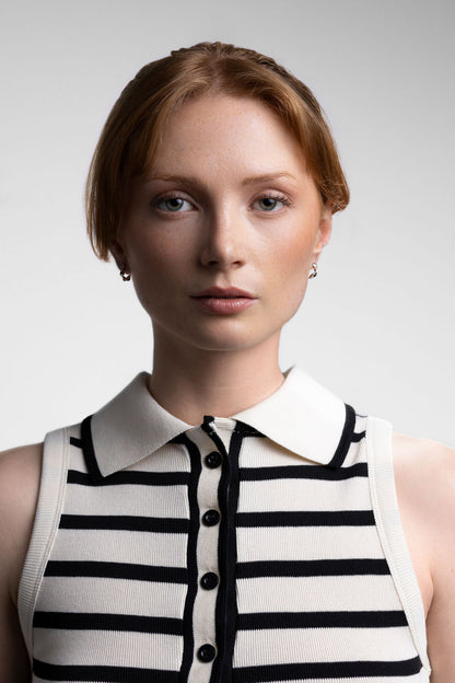 Ribbon Hoop Mini Huggie Earring